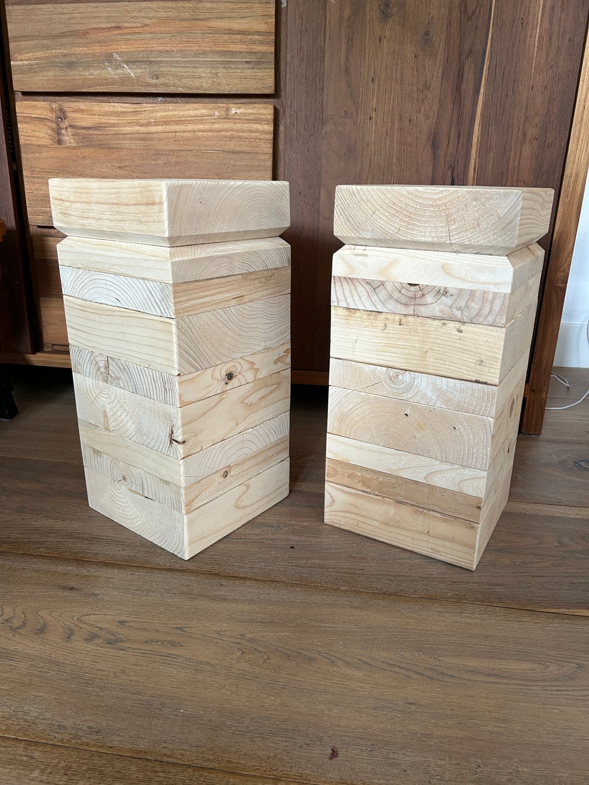 2 houten krukjes/tafel pilaren, Huis en Inrichting, Woonaccessoires | Zuilen en Pilaren, Ophalen, Nieuw