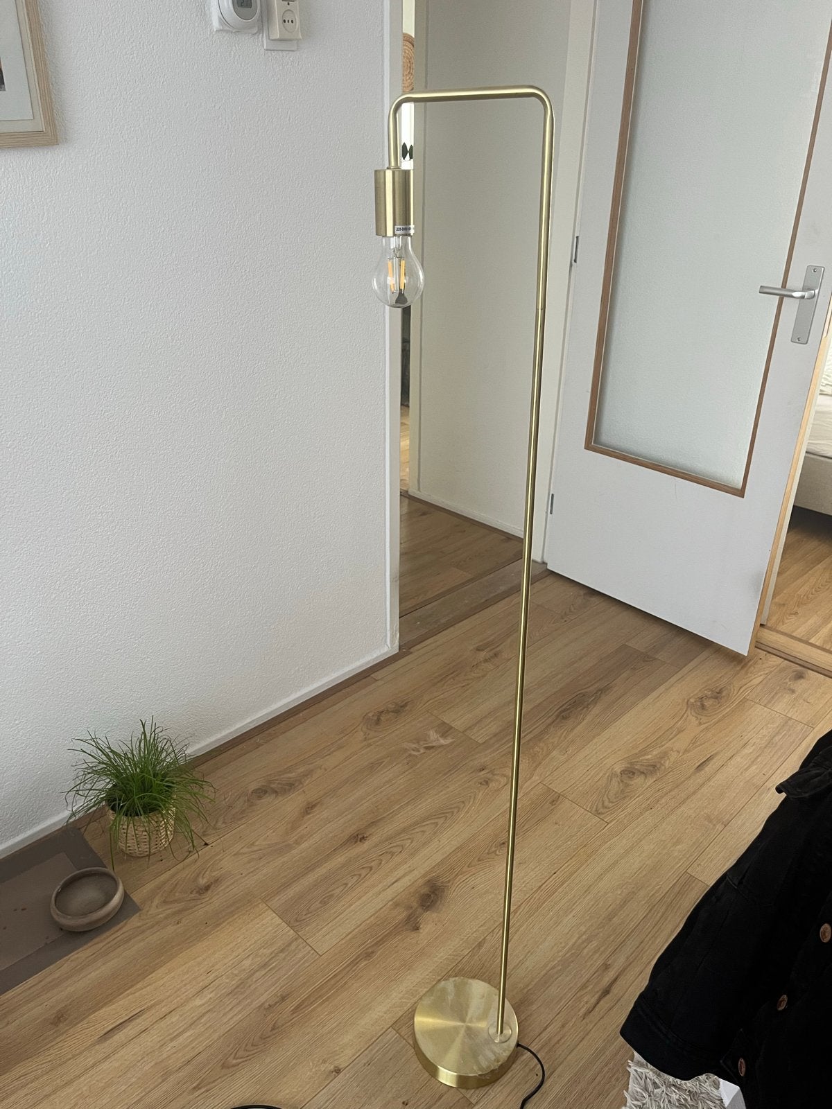 Gouden Vloerlamp Kwantum - Zo goed als nieuw, Huis en Inrichting, Lampen | Vloerlampen, Ophalen of Verzenden, Zo goed als nieuw