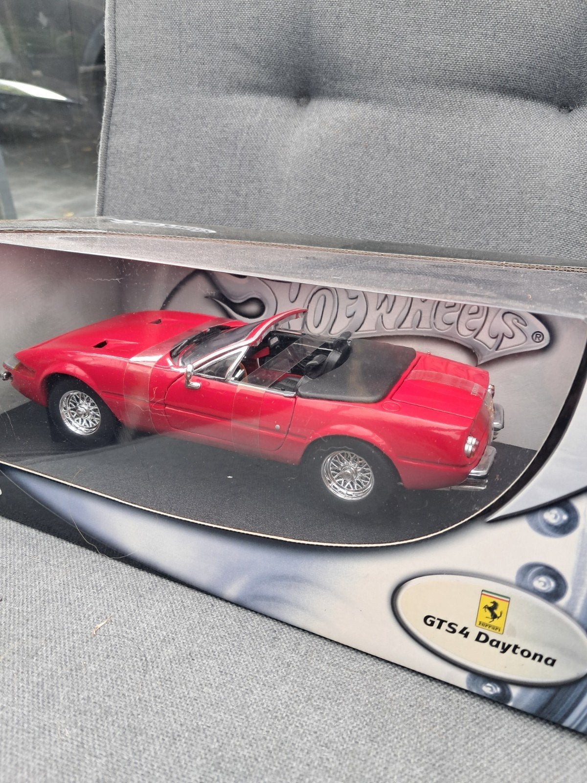 Hot Wheels Ferrari GT4 Daytona Schaal 1:18 - Nieuw in doos, Hobby en Vrije tijd, Ophalen of Verzenden, Nieuw