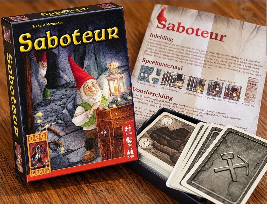 Saboteur kaartspel - Strategisch en leuk voor iedereen!, Drie of vier spelers, Ophalen of Verzenden, Zo goed als nieuw, 999 Games