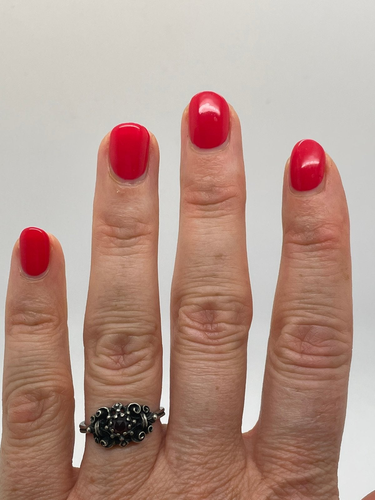 E385 Prachtige zilveren granaat ring maat 17,75, Sieraden, Tassen en Uiterlijk, Antieke sieraden, Ophalen of Verzenden, Zilver