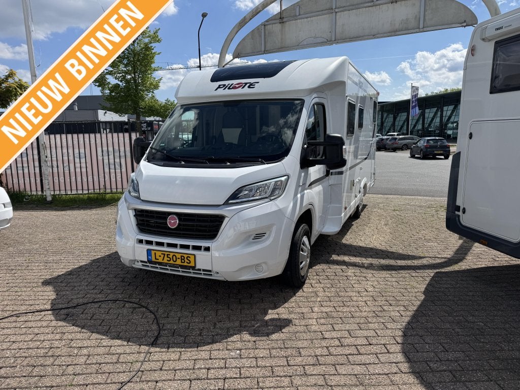 Pilote Essential 700 P enkele bedden & cruisecntr, Caravans en Kamperen, Ringverwarming, Fiat, Koelkast, Pilote