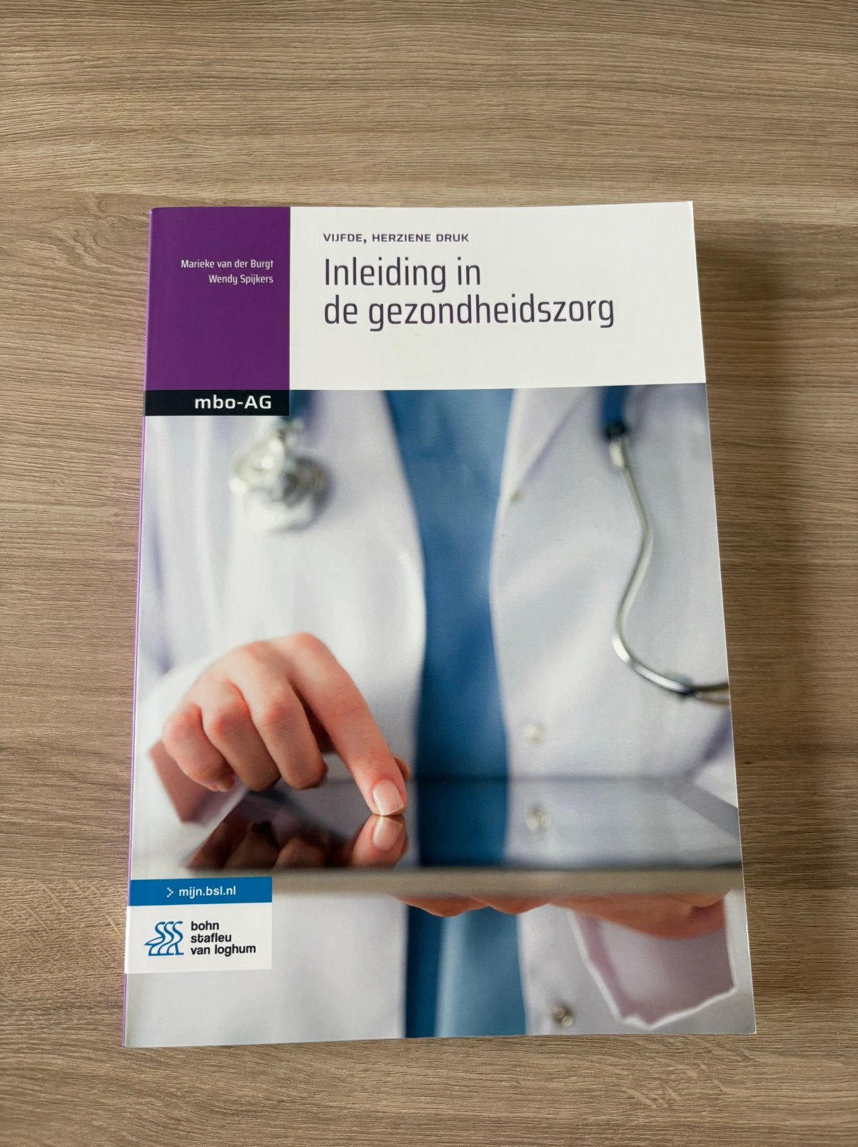 Inleiding in de gezondheidszorg studieboek, Boeken, Studieboeken en Cursussen, Ophalen of Verzenden, Beta, Zo goed als nieuw, MBO