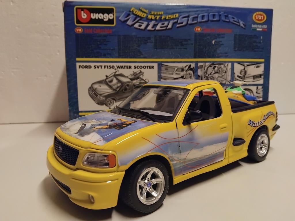 Ford SVT F150 pick up Jet Ski s geel Bburago metal 1:18 KRD, Ophalen of Verzenden, Zo goed als nieuw, Auto