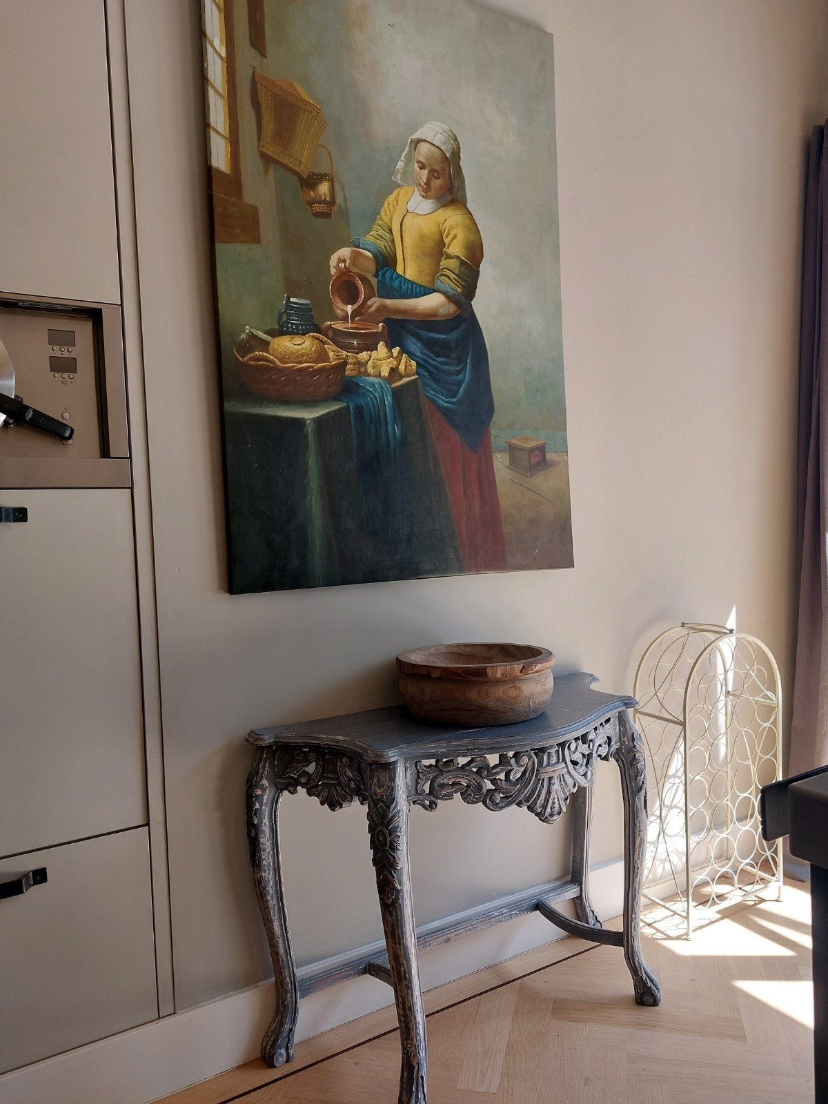Sidetable houtsnijwerk, Ophalen