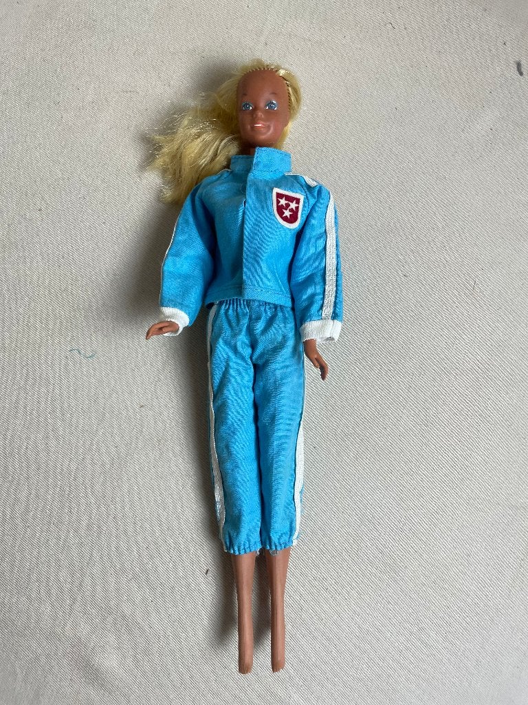 Vintage Barbie 1966 Mattel USA met kleding schoenen, Ophalen of Verzenden, Gebruikt, Pop