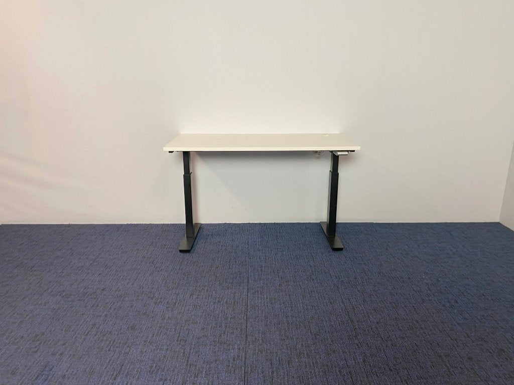 7 x Bureau Voortman (slinger), wit blad, 120 x 60 cm.