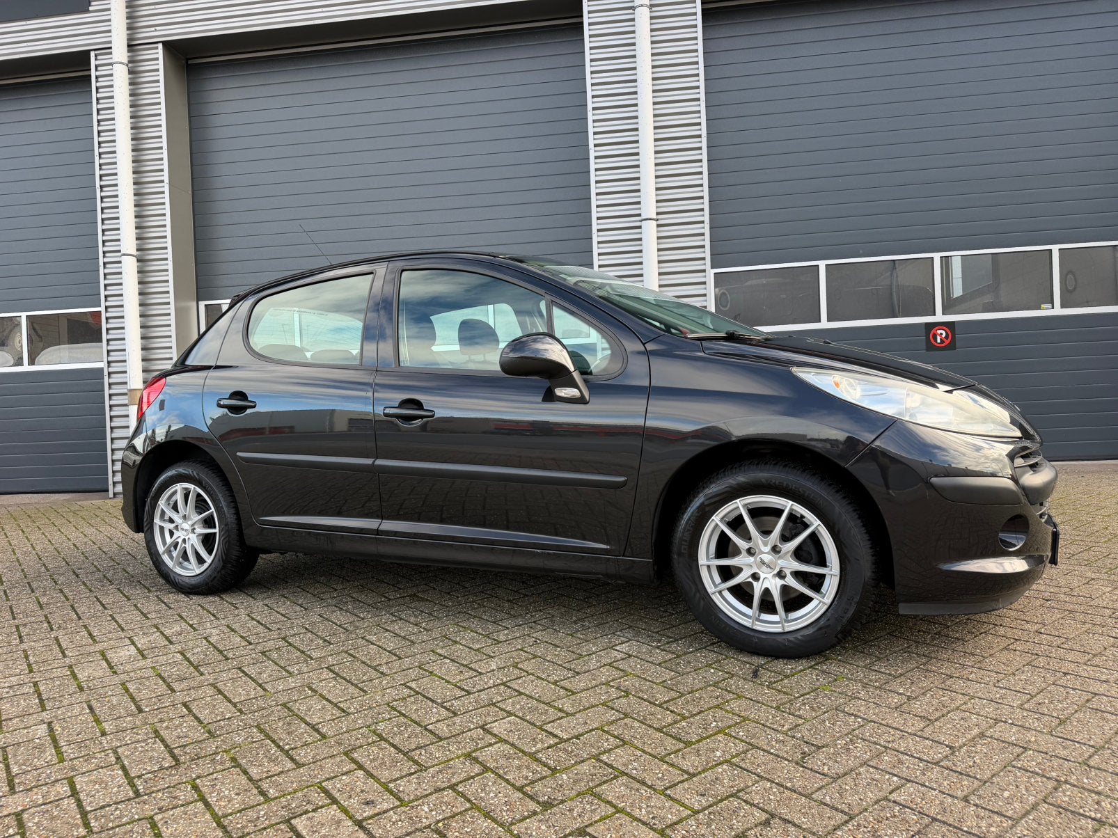 Peugeot 207 1.4 5DRS 2007 Zwart, Voorwielaandrijving, Stof, 1360 cc, Zwart