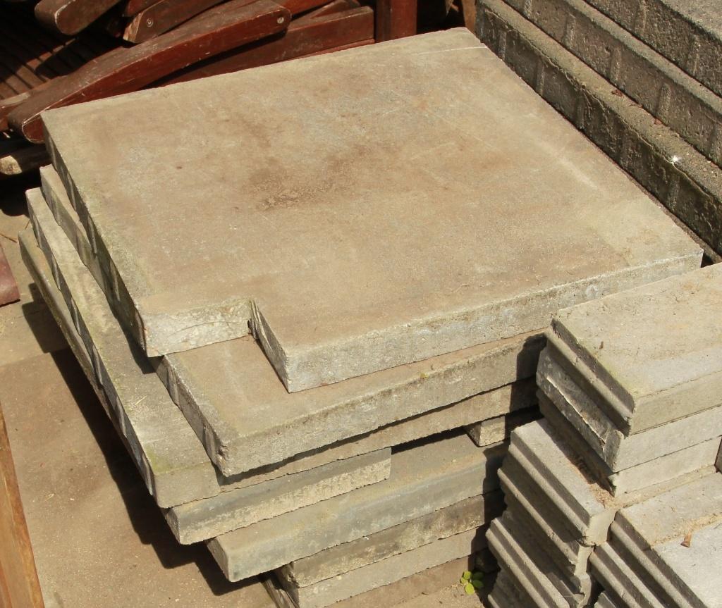stapel restant grijze tuintegels, Ophalen, Gebruikt, Beton, Terrastegels