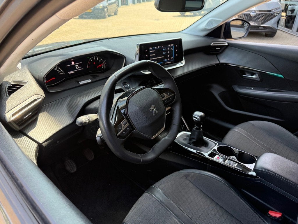 Peugeot 208 1.2 PT 100PK ALLURE NAVI CARPLAY PDC STOELVW LMV, Auto's, Peugeot, 101 pk, Gebruikt, Electronic Stability Program (ESP)