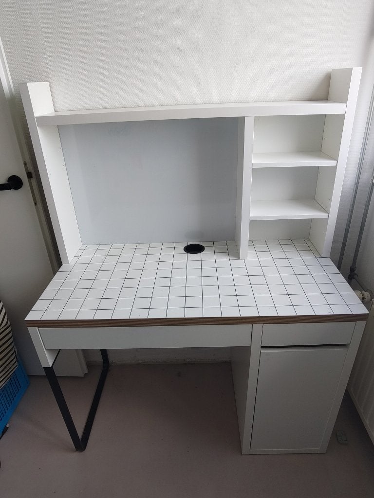 Wit bureau met opbergruimte en magneetbord, Huis en Inrichting, Bureaus, Ophalen, Opbergruimte, Gebruikt, IKEA