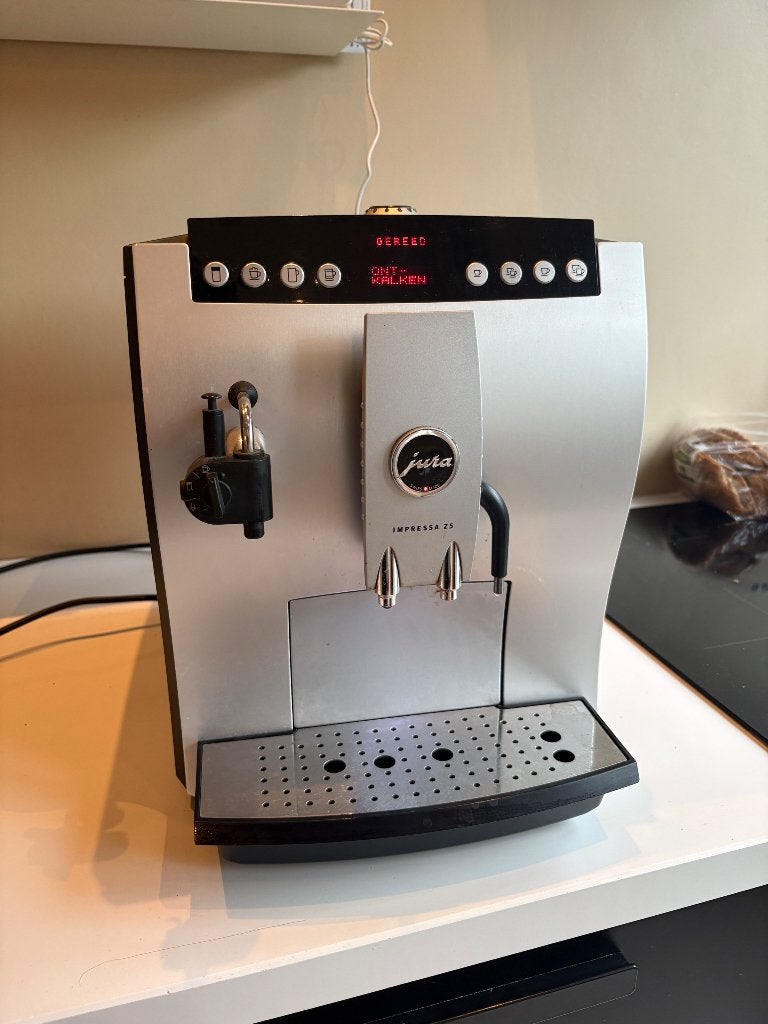 Jura Z5 volautomatische koffiemachine, Witgoed en Apparatuur, Ophalen, Gebruikt, Koffiemachine