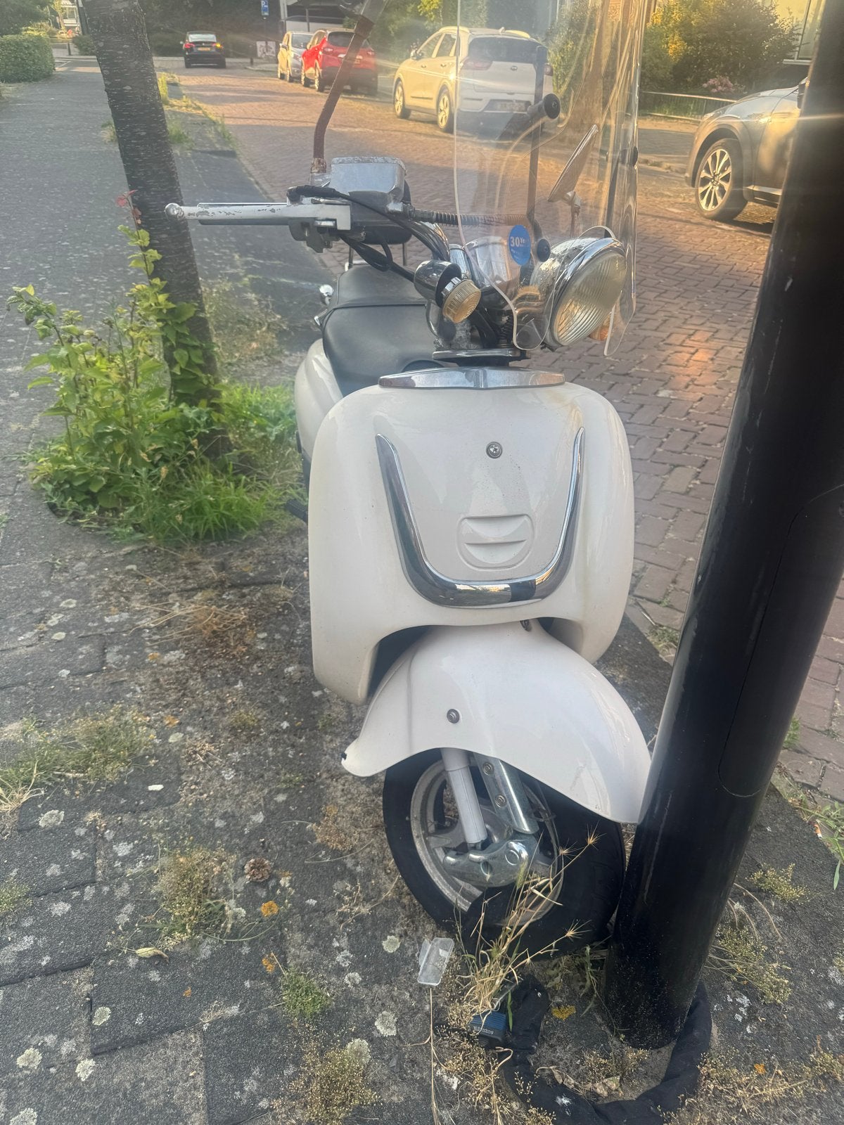 Znen Aurora Retro Scooter - Wit €50,-, Ophalen of Verzenden, Gebruikt, Benzine, Overige merken
