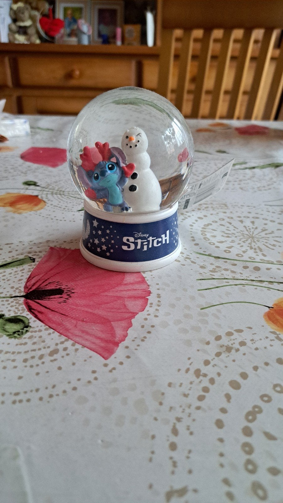 Disney Stitch Sneeuwbol met Olaf - Nieuw in verpakking, Verzamelen, Ophalen, Overige figuren, Nieuw, Beeldje of Figuurtje