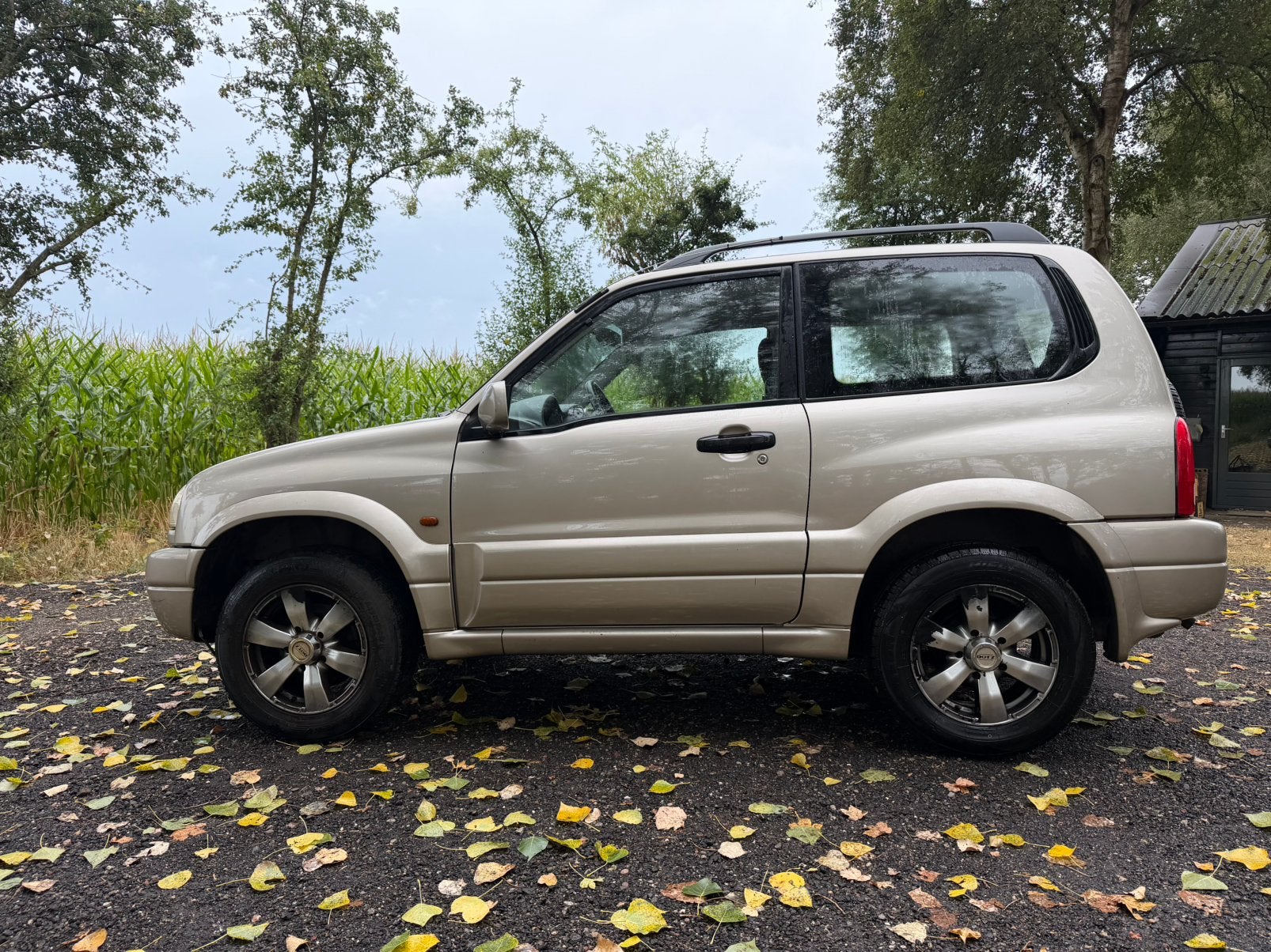 Suzuki Grand Vitara 2.0 3D 2004 Beige, Auto's, Suzuki, Dealer onderhouden, Stof, 1995 cc, 4 cilinders