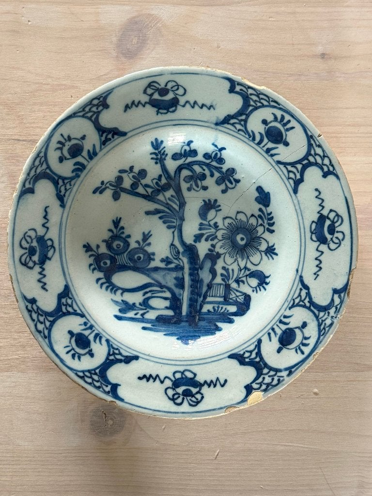 Antiek 18e eeuws Delfts Blauw tinglazuur aardenwerken bord., Ophalen of Verzenden