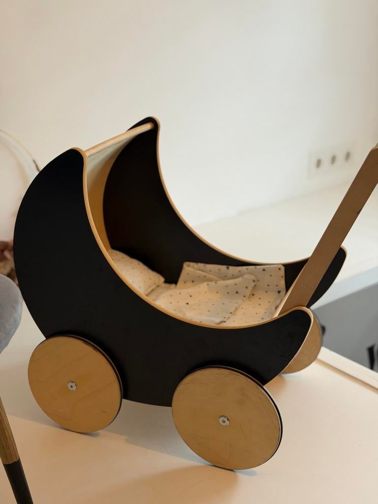 Ooh Noo Houten Poppenwagen Zwart/Naturel, Ophalen of Verzenden, Zo goed als nieuw
