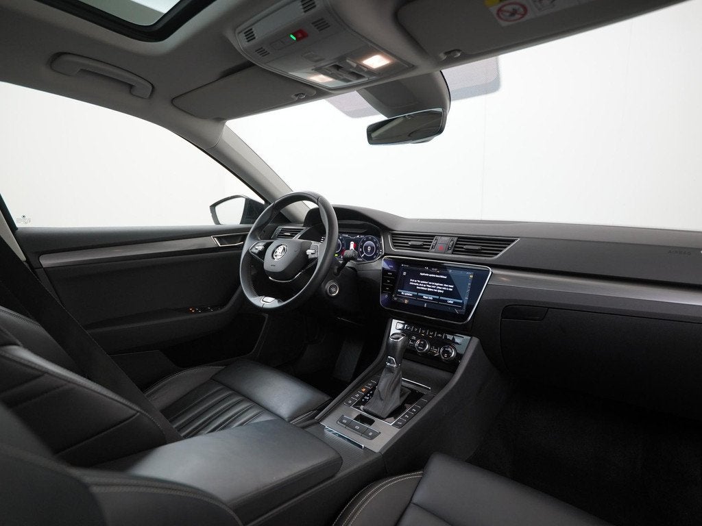 Skoda Superb Combi 1.4 TSI iV Business Edition Plus | Panora, Auto's, Skoda, 12 maanden, Gebruikt, 4 cilinders, Zwart