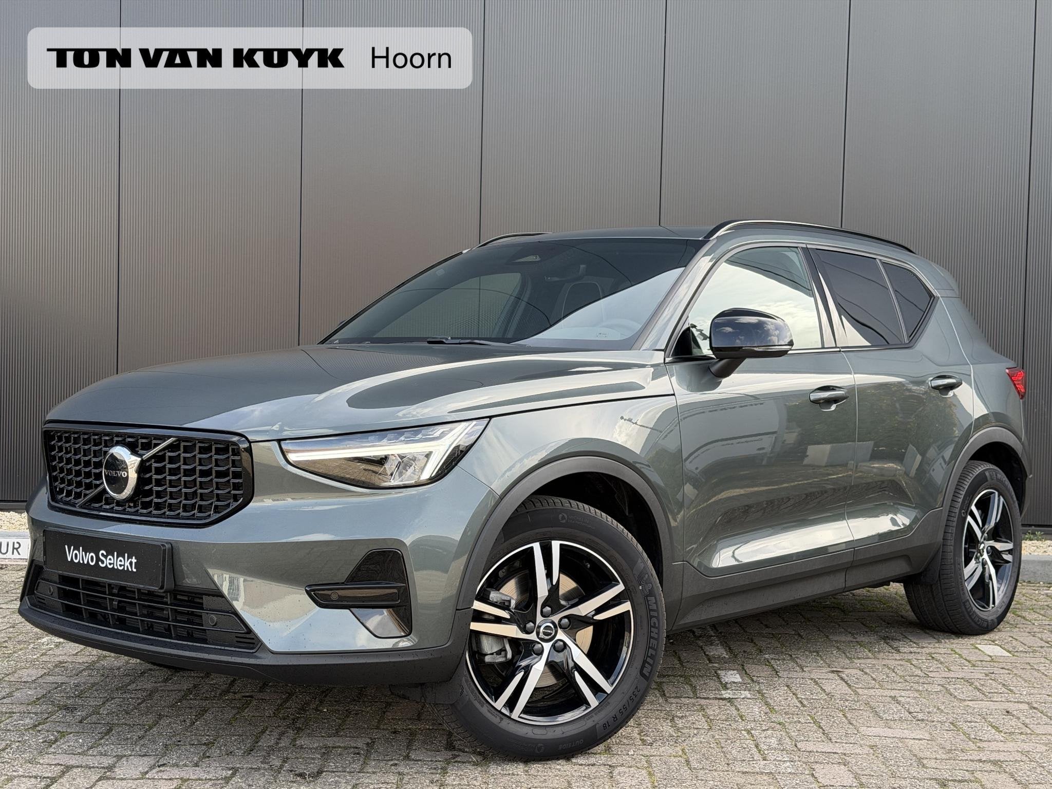 Volvo XC40 2.0 B4 Plus Dark Elektr. stoelverstelling / Harma