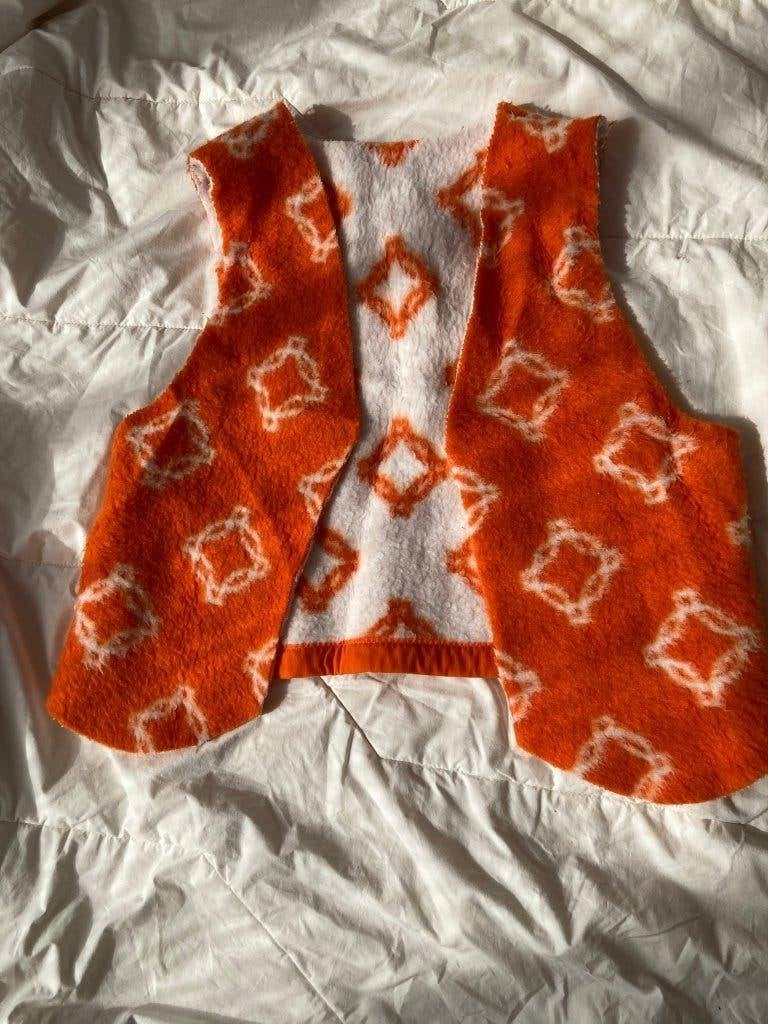 Handgemaakt oranje gilet, Maat 38/40 (M), Oranje, Ophalen of Verzenden, Onbekend