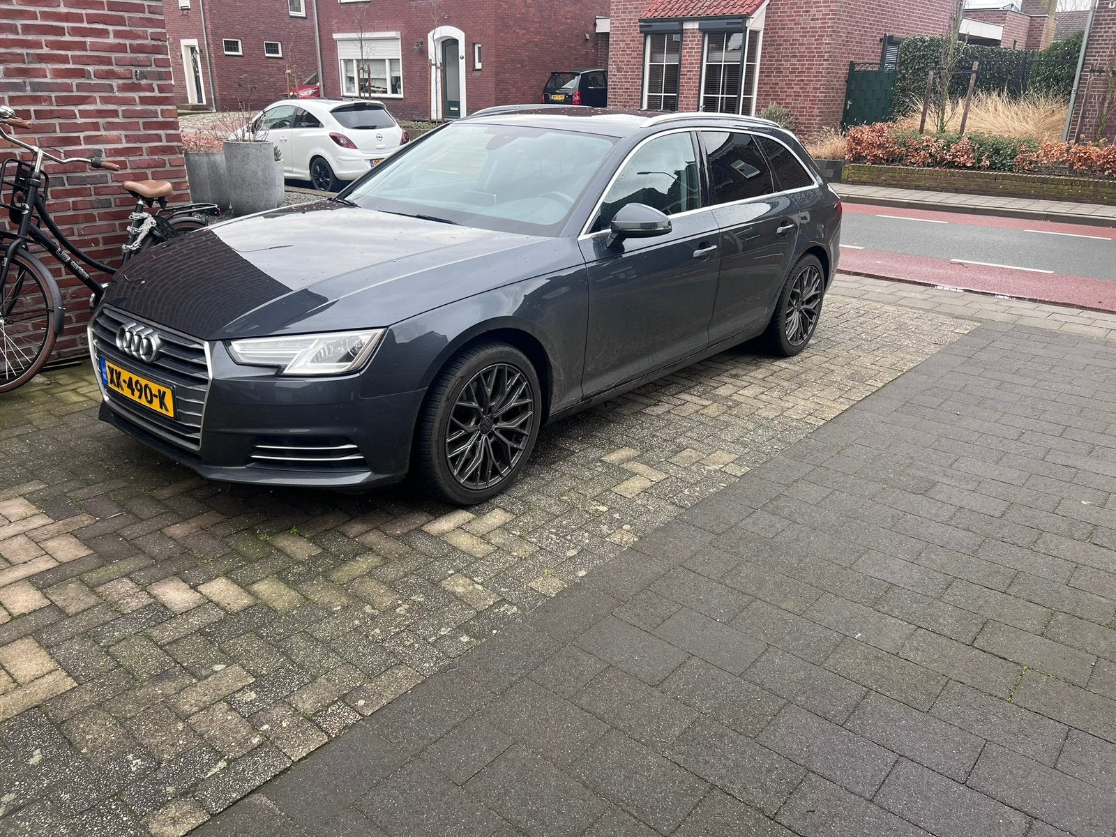 Audi A4 2.0 Tfsi Mhev 190pk S Tronic 2018 Grijs, 1984 cc, Particulier, 1500 kg, 750 kg