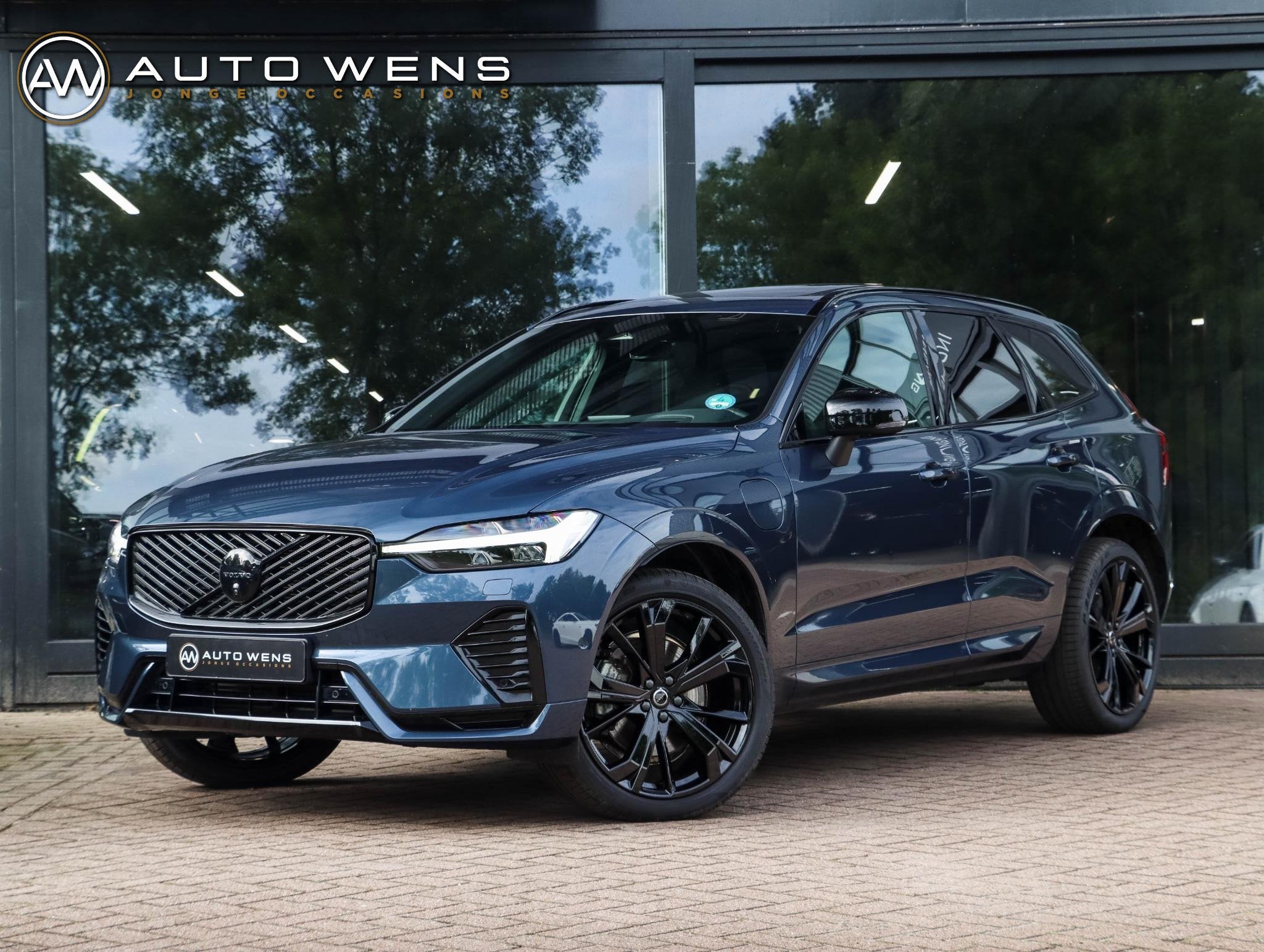 Volvo XC60 T6 AWD Ultra Black Edition Trekhaak Pano 360 Head, Automaat, Gebruikt, Euro 6, 4 cilinders