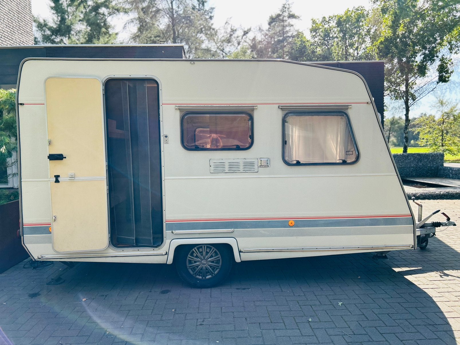 Super mooie gruau caravan / stapelbedden, Caravans en Kamperen, Overige merken, Rondzit, Bedrijf, 750 - 1000 kg