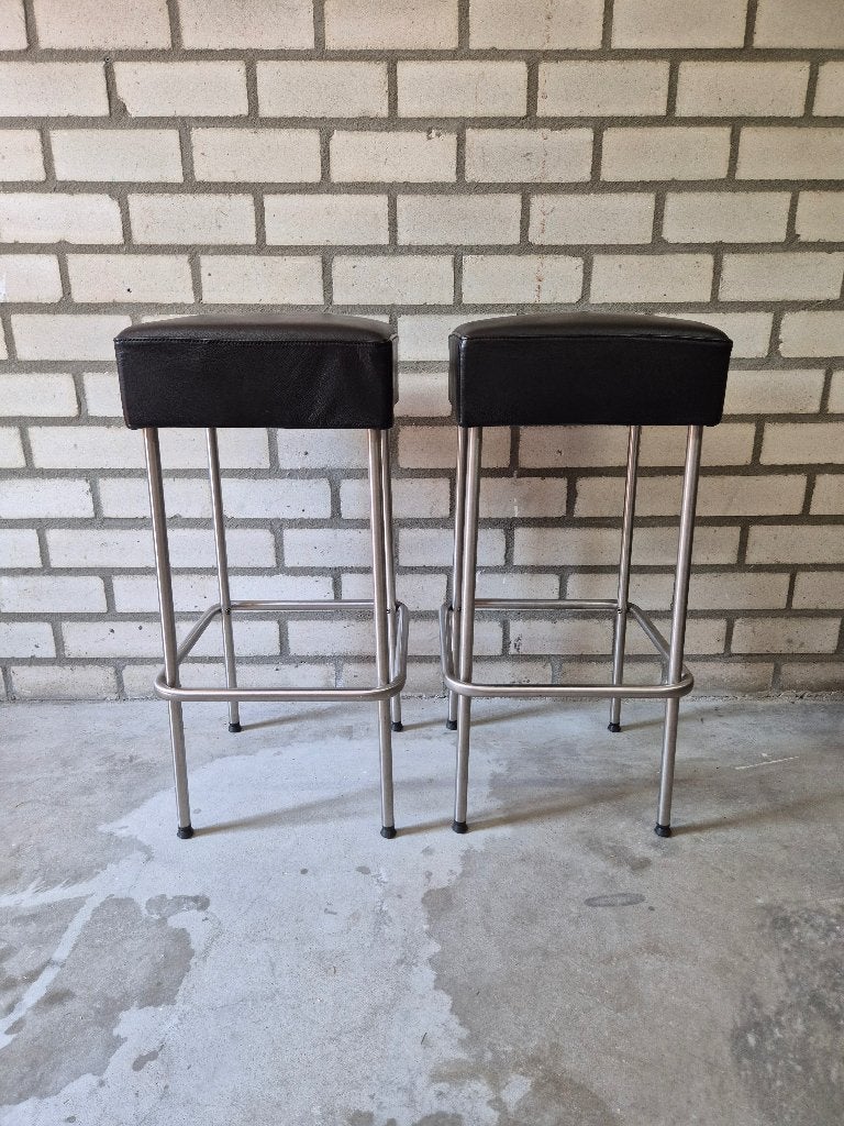 2 IKEA Julius barkrukken 74 cm - Zwart / RVS (Nieuwstaat), 2 krukken, Ophalen, Zo goed als nieuw, 60 tot 90 cm