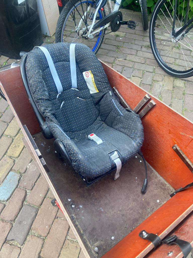 Steco Baby-Mee Maxi Cosi Houder tbv. Bakfiets + Maxi Cosi, Kinderen en Baby's, Autostoeltjes, Ophalen, Gebruikt, Overige methoden