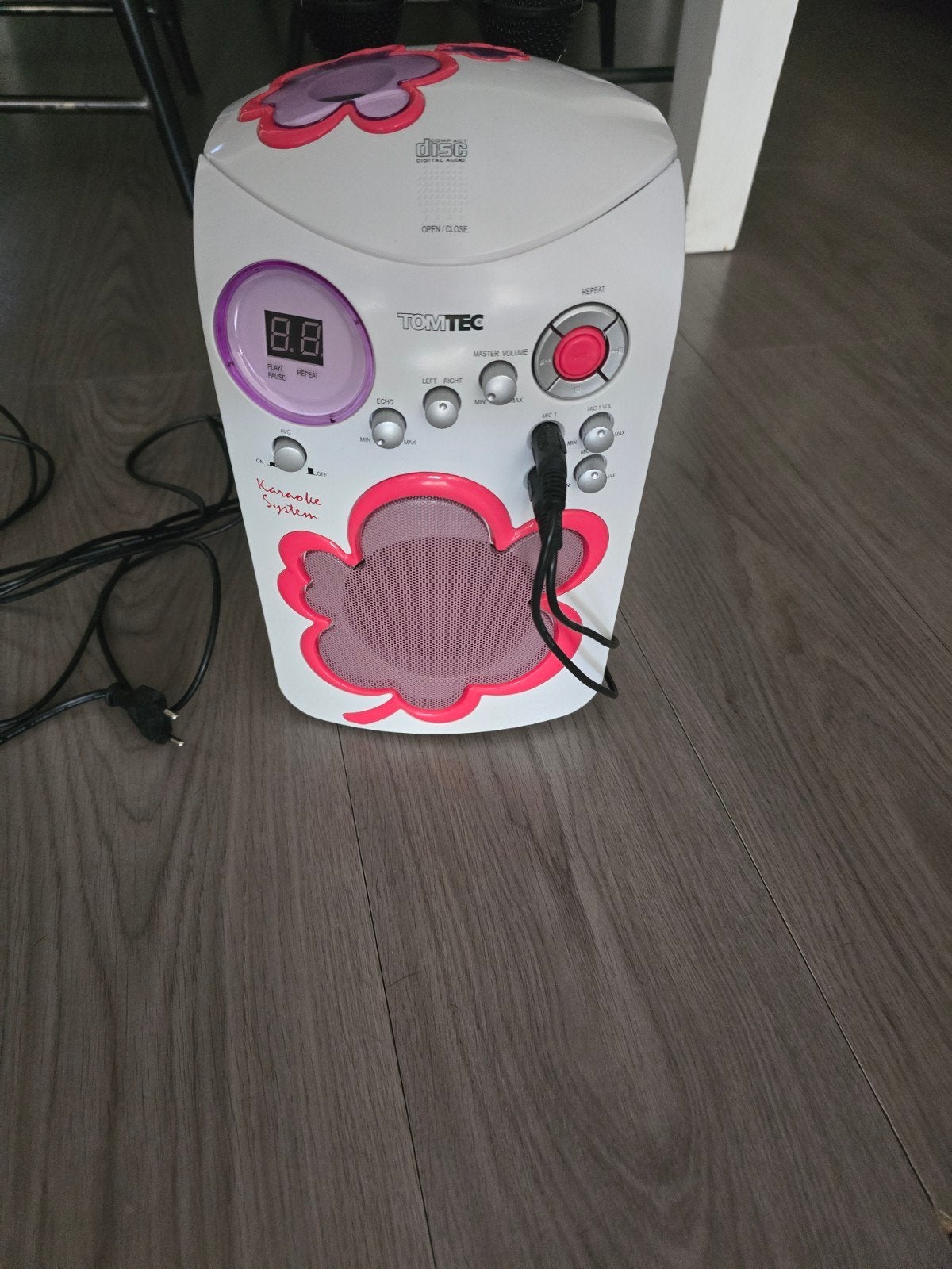 Tomtec Karaoke Systeem met Microfoons - Wit/Roze, Ophalen of Verzenden, Zo goed als nieuw, Microfoon(s)