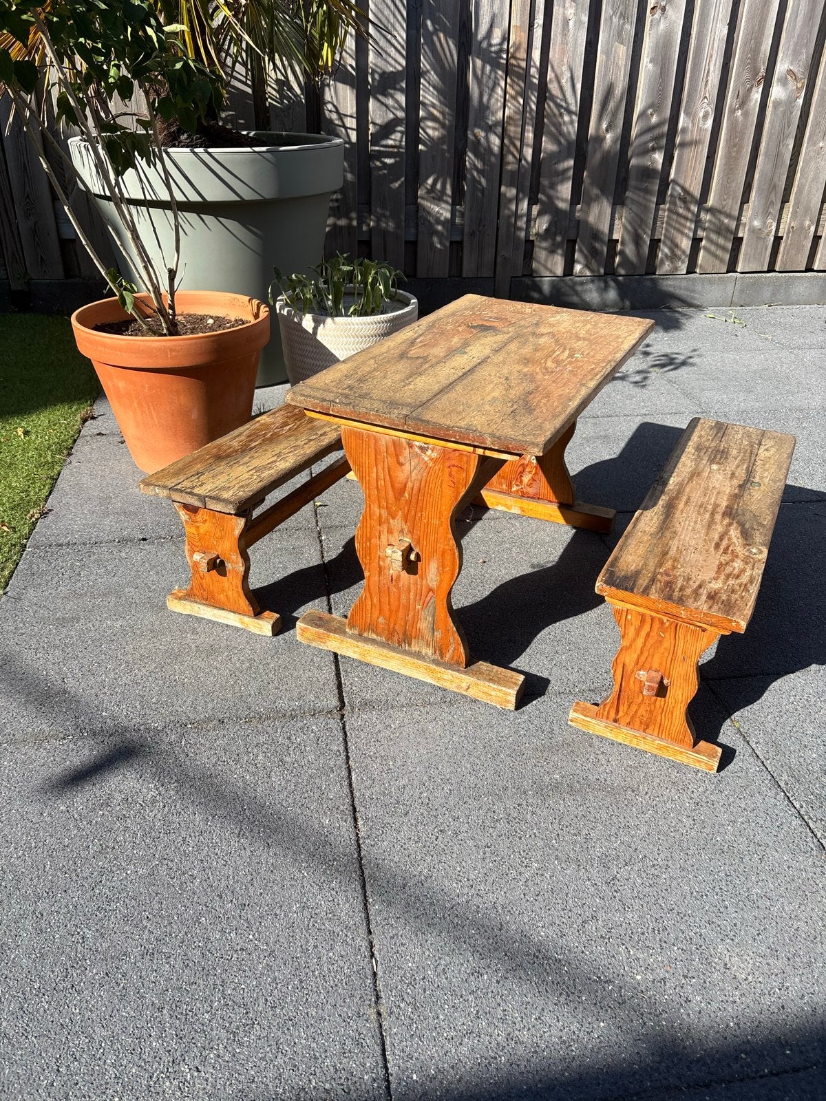 Gratis Houten picknicktafel voor kinderen, Ophalen