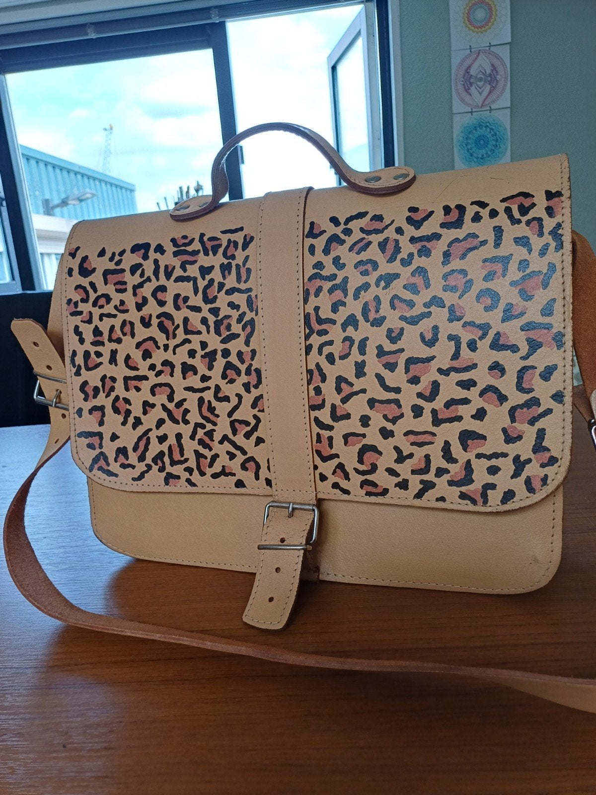 Laptop/schooltas met luipaard print, 30 cm of meer, Gebruikt, Beige, Ophalen of Verzenden