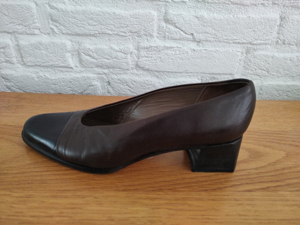 Marina Muraro pumps, maat 39, bruin met zwarte neus., Kleding | Dames, Pumps, Bruin, Ophalen of Verzenden, Zo goed als nieuw
