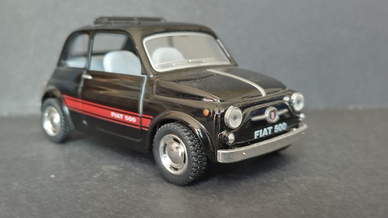 Fiat 500 Abarth Black 1:24 Kinsmart Pol, Overige merken, Auto, Verzenden, .