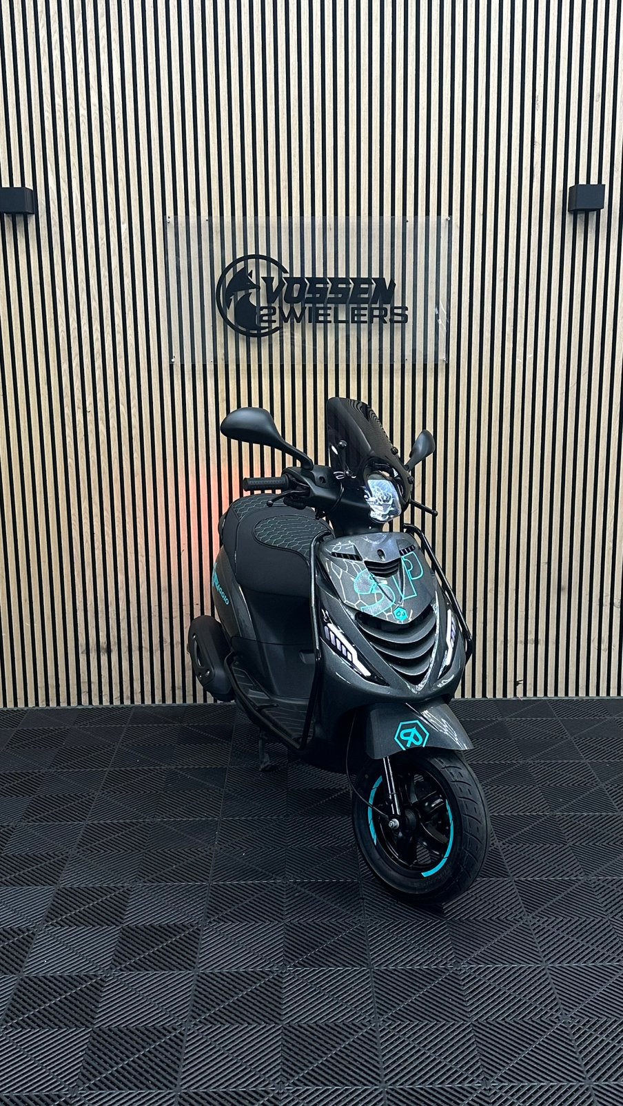 Piaggio Zip | AMG Grey & Mint  | 2023 | 3056 KM, Maximaal 45 km/u, Zip, Zo goed als nieuw, Benzine