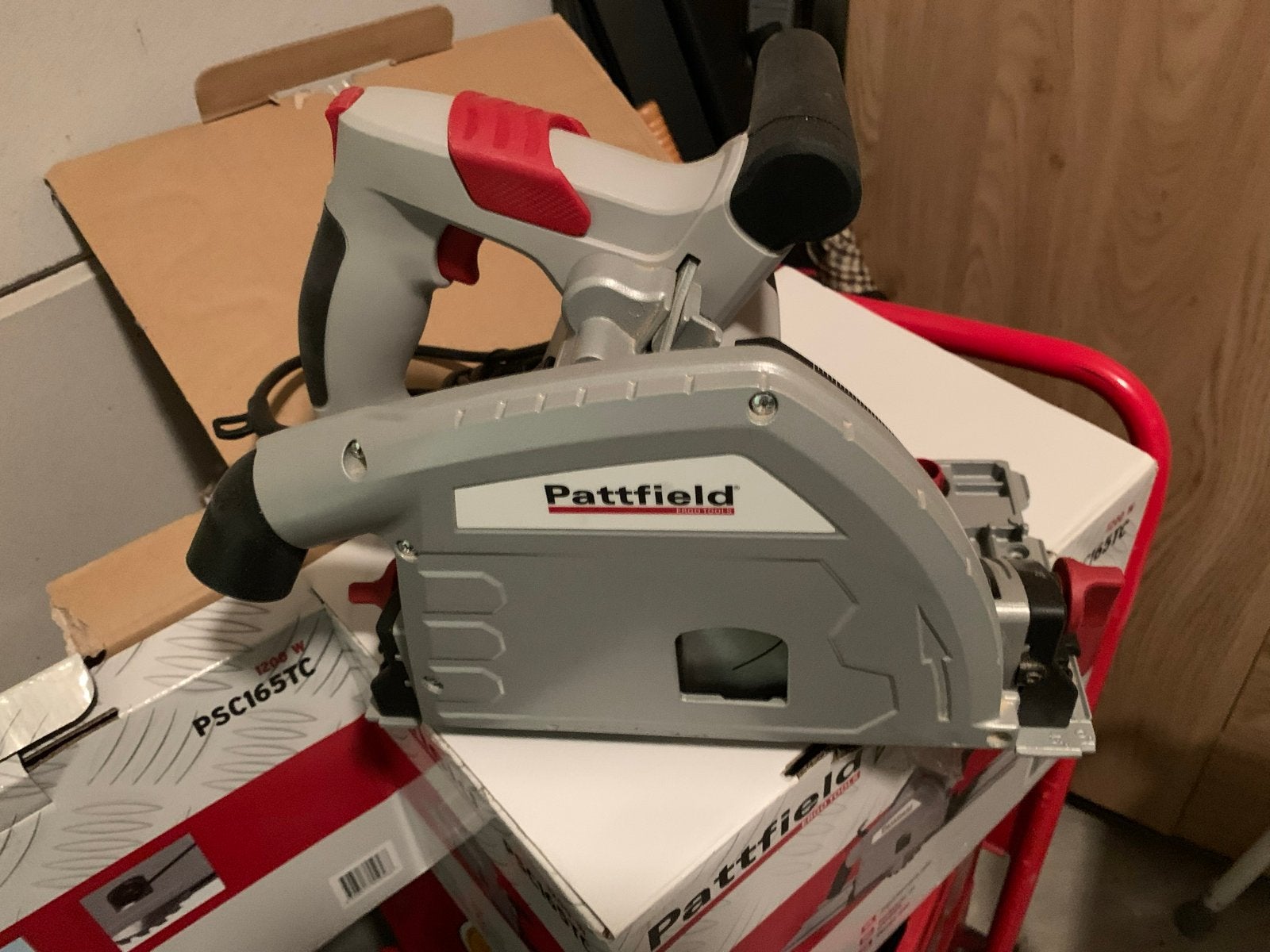 Pattfield Invalzaag PSC165TC met geleiders en extra zaagblad, Ophalen, Invalzaag, Nieuw, 600 tot 1200 watt
