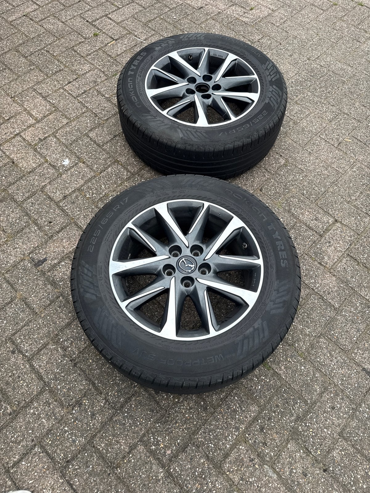Mazda 17 inch velgen met Wetpcore zomerbanden 225/65R17, Auto-onderdelen, Banden en Velgen, Ophalen, Gebruikt, Banden en Velgen