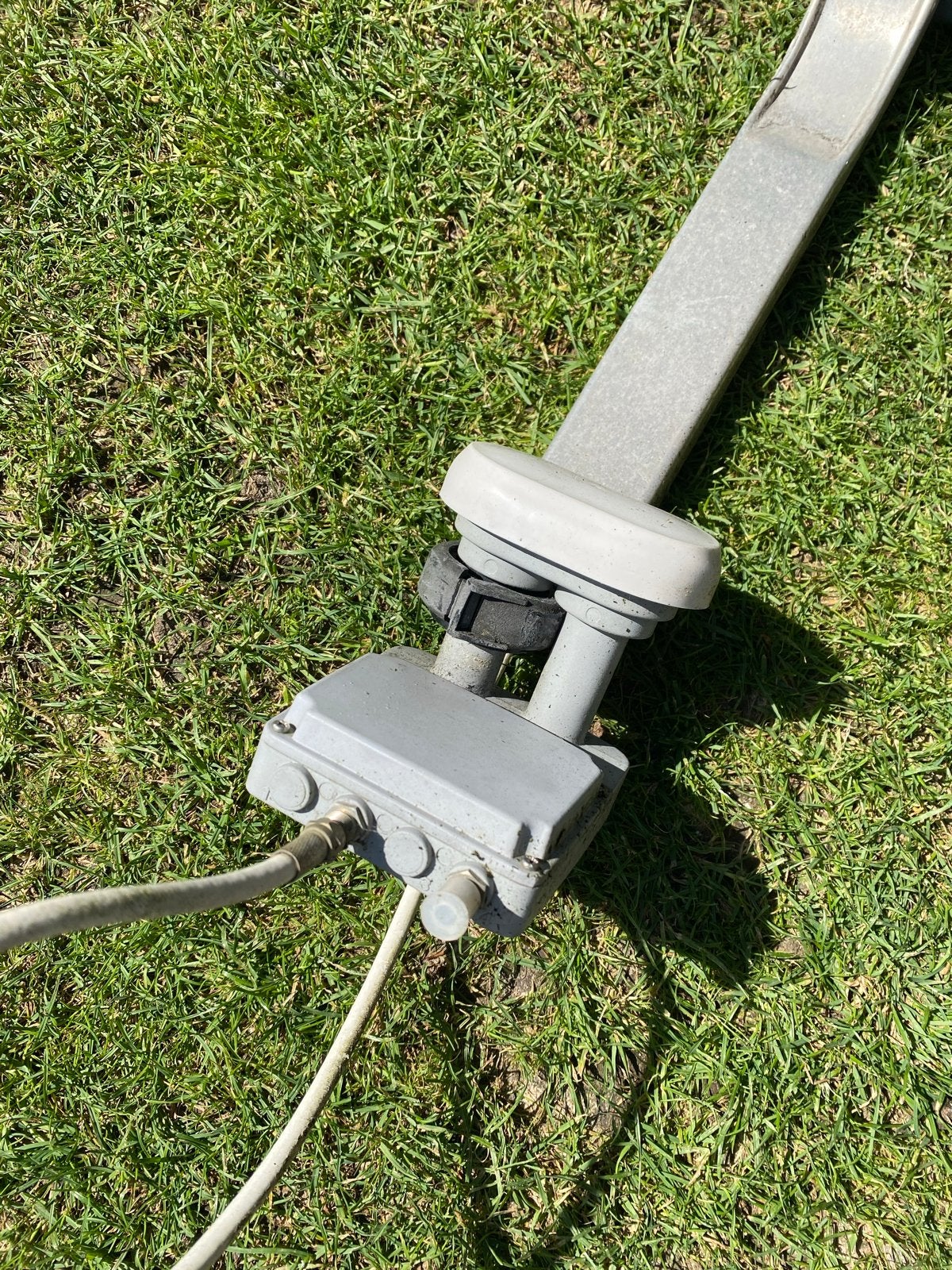 Triax schotelantenne met LNB en kabel, Ophalen, Gebruikt, (Schotel)antenne, Overige merken