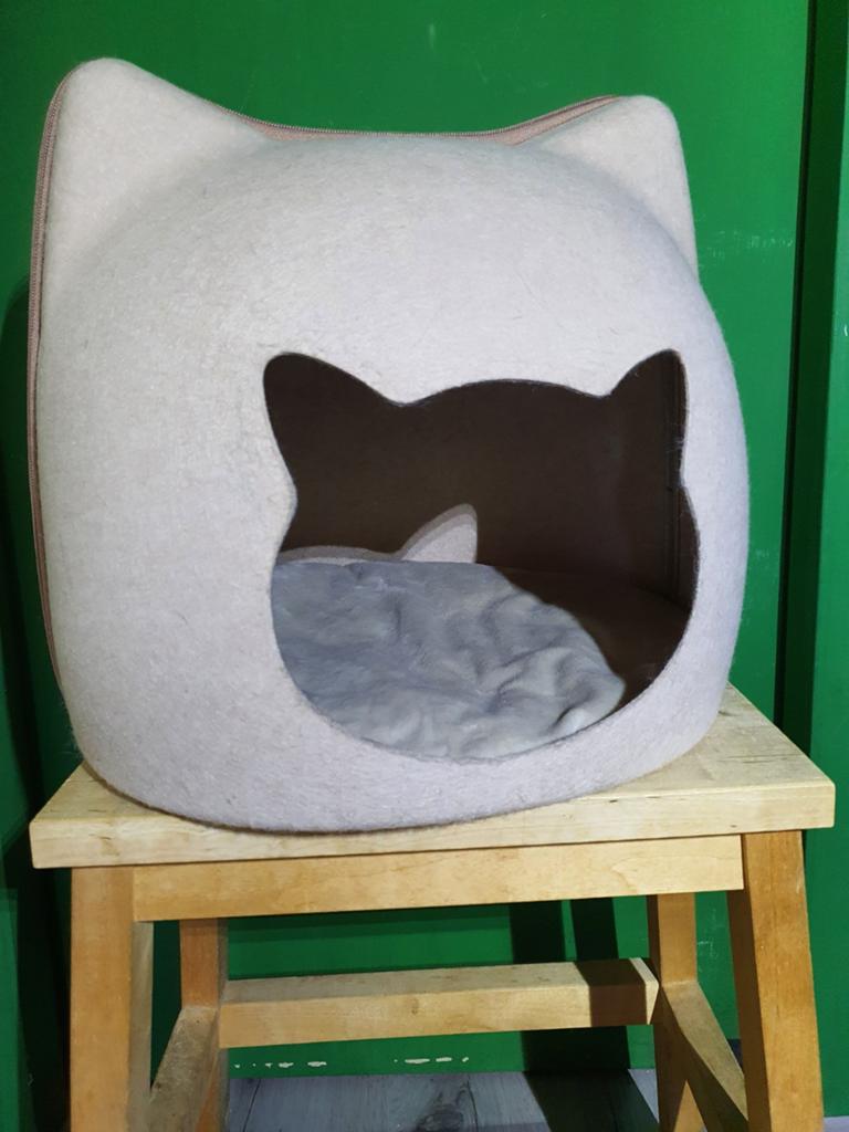 Katten poezen mand. Diameter 40 cm hoog 36 cm., Dieren en Toebehoren, Ophalen