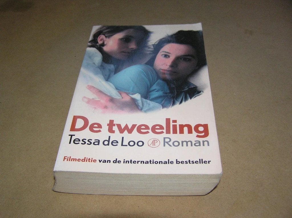 De Tweeling - Tessa de Loo, Gelezen, Tessa de Loo, Ophalen of Verzenden, Nederland