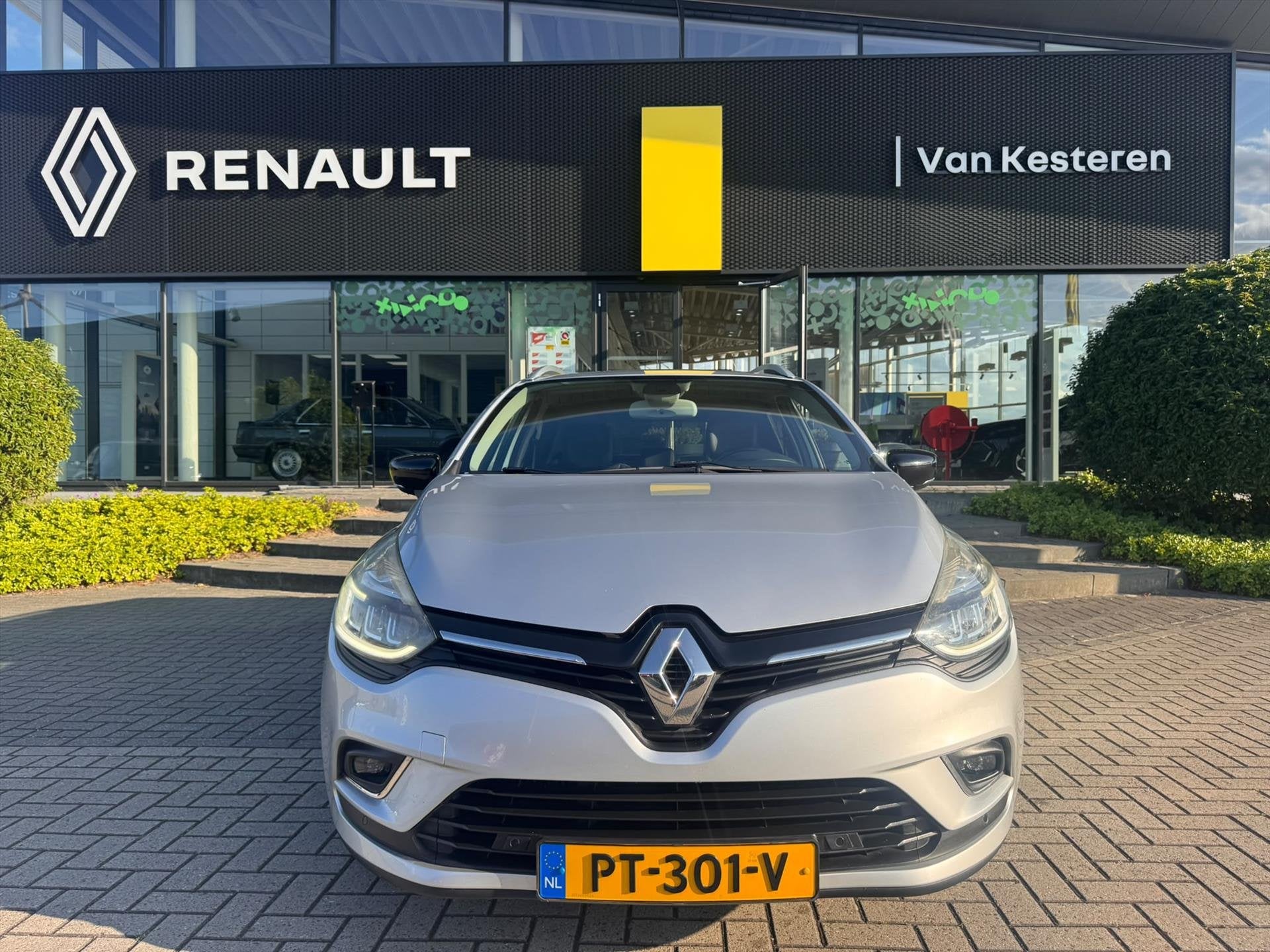 RENAULT Clio Estate TCe 90 Bose R-Link Camera, 21 km/l, 898 cc, 1063 kg, Gebruikt