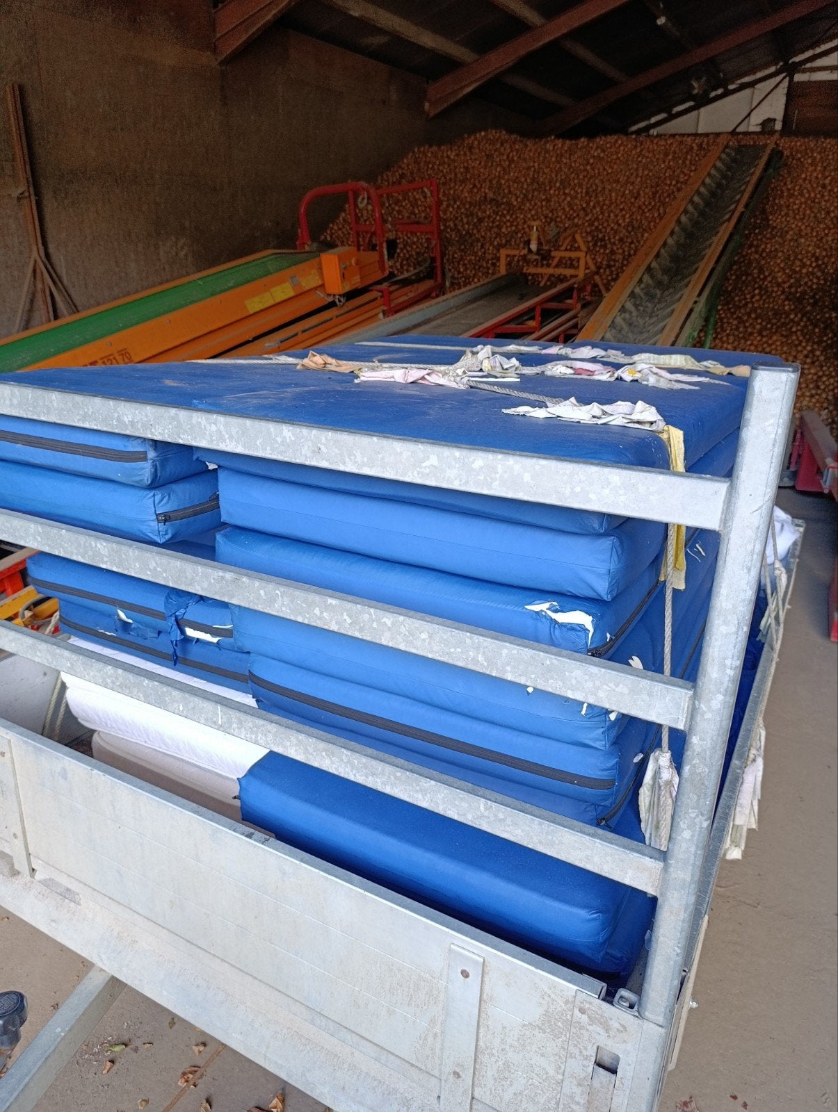 GRATIS 18x gebruikte matrassen 70x200cm, Huis en Inrichting, Ophalen, Gebruikt, Eenpersoons, Overige maten