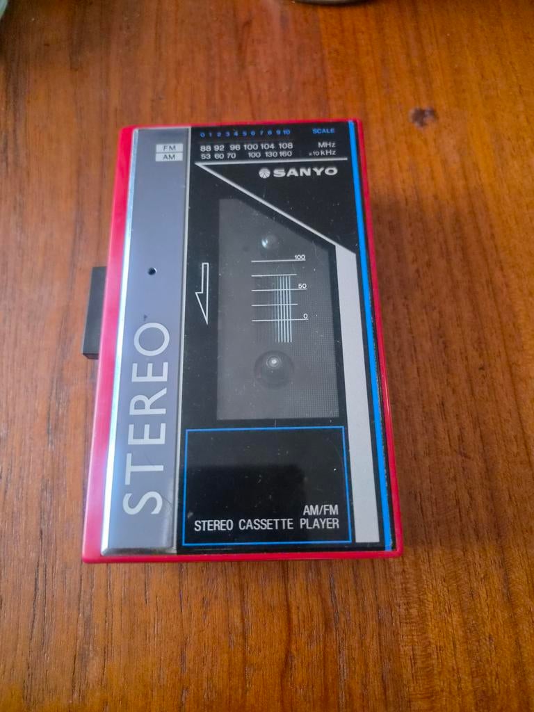 Vintage Sanyo Stereo Cassette Player AM/FM Radio Rood, Ophalen of Verzenden, Walkman