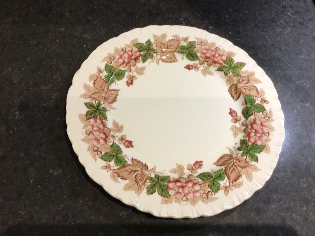 Presenteerschaal Wedgwood Etruria & Barlaston Wildbriar, Huis en Inrichting, Keuken | Servies, Ophalen, Gebruikt, Schaal of Schalen