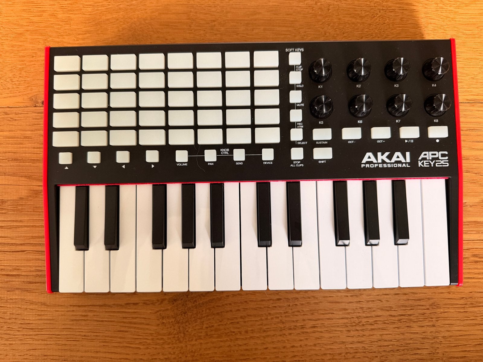 Akai APC Key 25 MIDI Controller - Zo goed als nieuw, Muziek en Instrumenten, Overige merken, Midi-aansluiting, Zo goed als nieuw