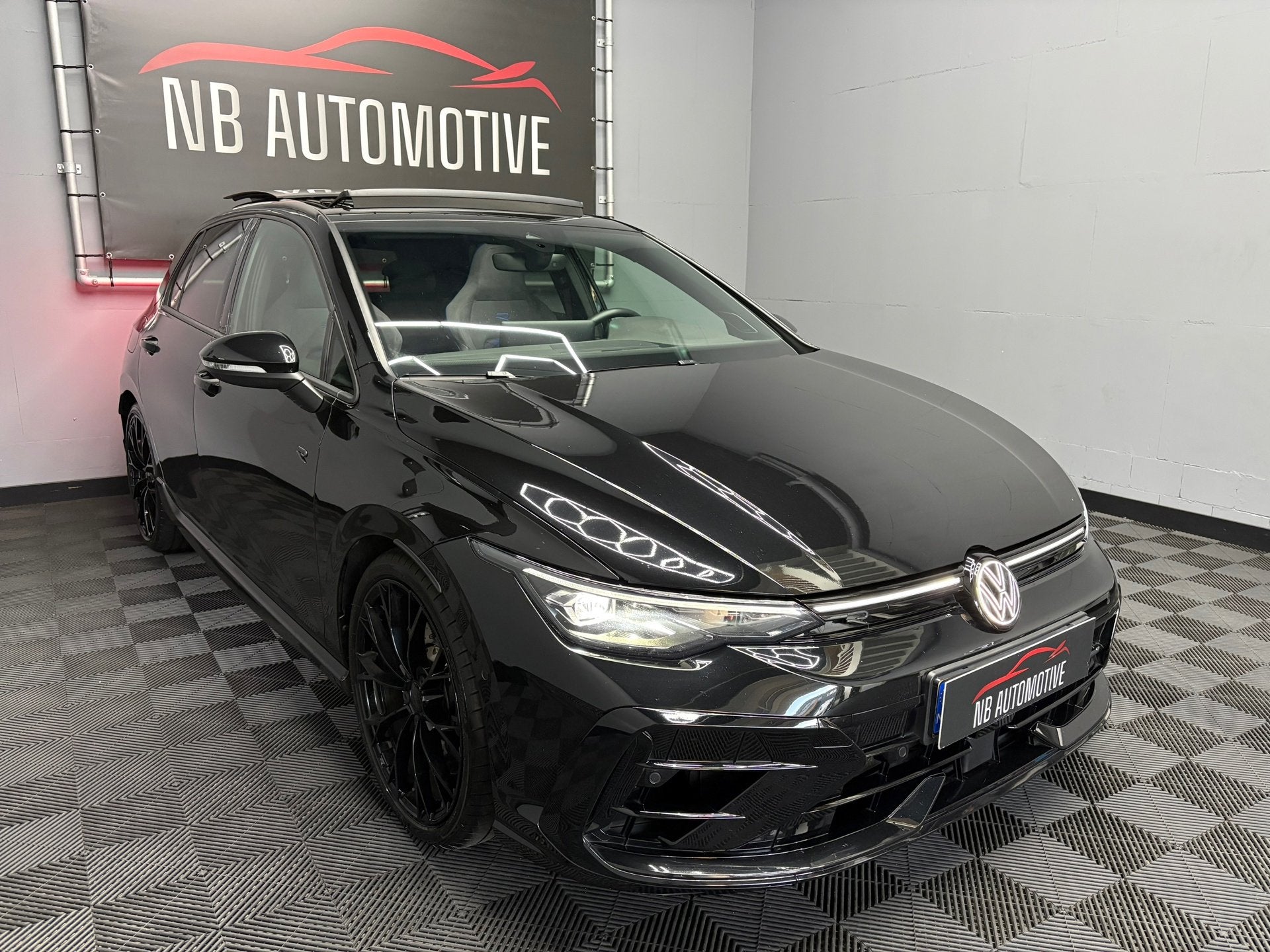 Foto 4 van Volkswagen Golf 2.0 TSI 4M R Black Edition