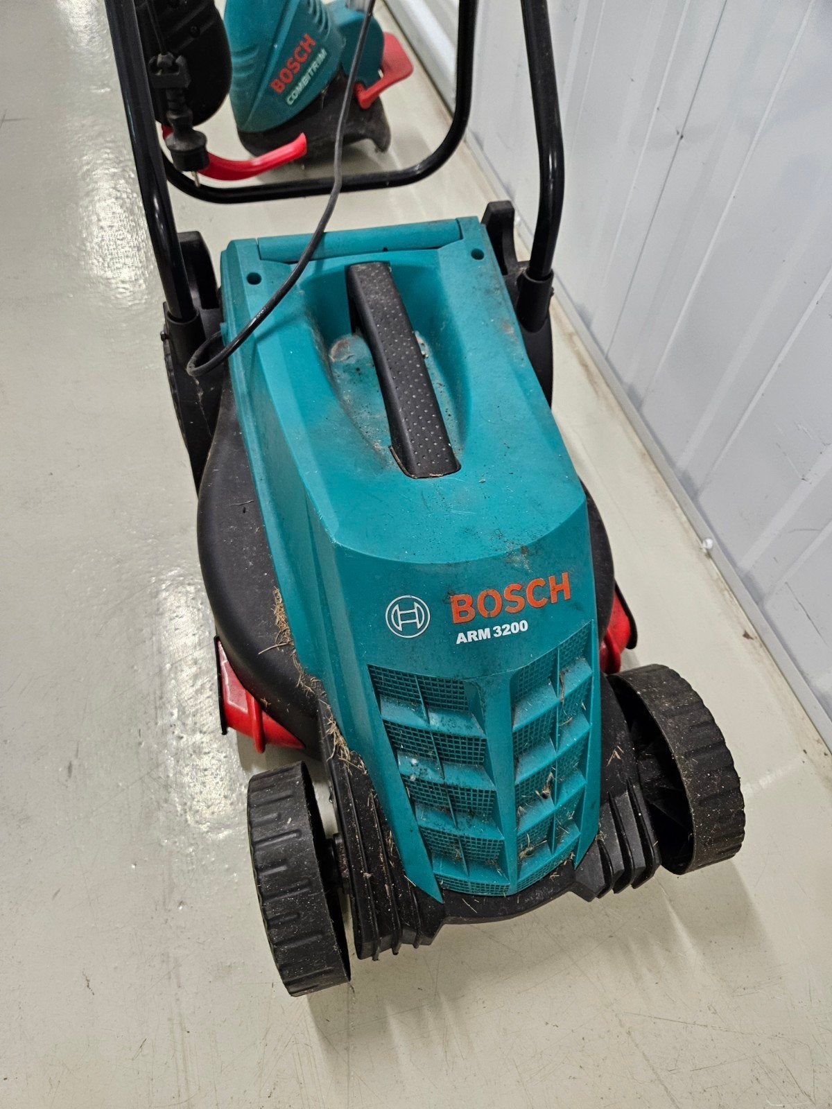 Bosch grasmaaier en grastrimmer, Tuin en Terras, Grasmaaiers, Ophalen, Gebruikt