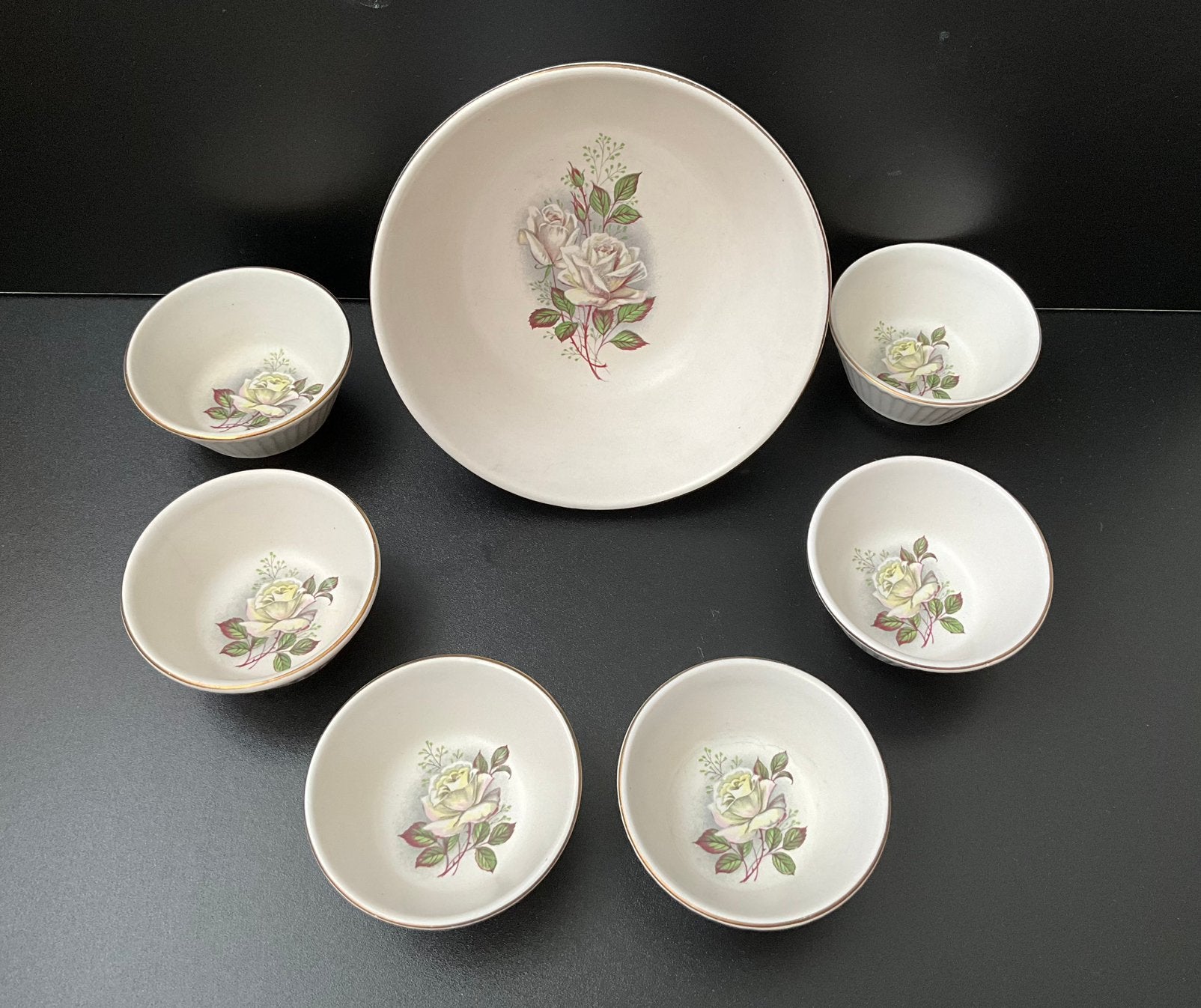 7 - delig schalenset van Flora Gouda Holland, Ophalen