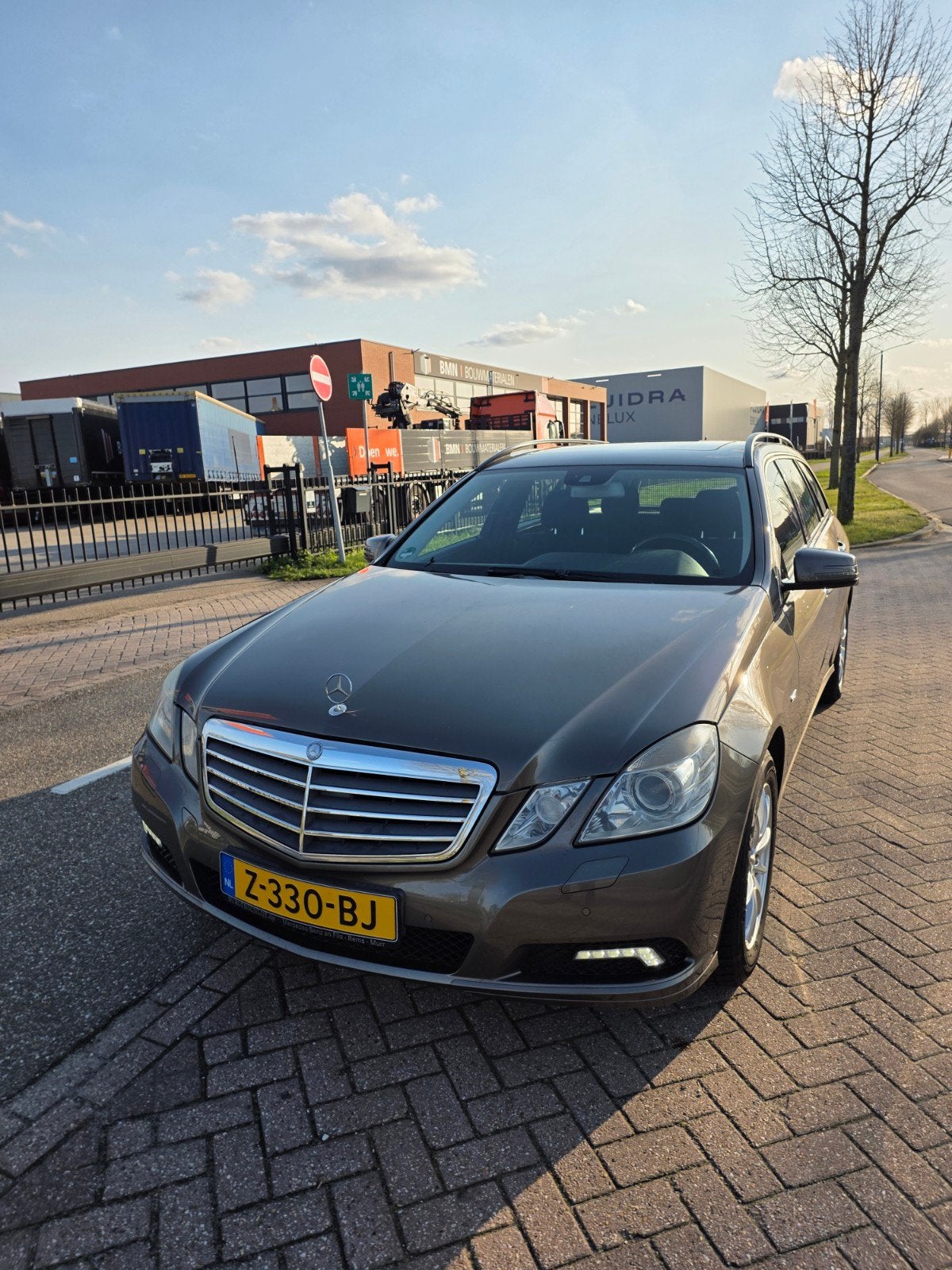 Mercedes-Benz Mercedes e200 station 2009 Grijs, Auto's, Mercedes-Benz, 1750 kg, Zwart, 1796 cc, Automatische klimaatregeling