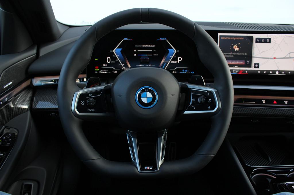 BMW 5 Serie 530e M Sport Automaat / Panoramadak / M Multifun, Automaat, 1998 cc, Achterwielaandrijving, 1800 kg